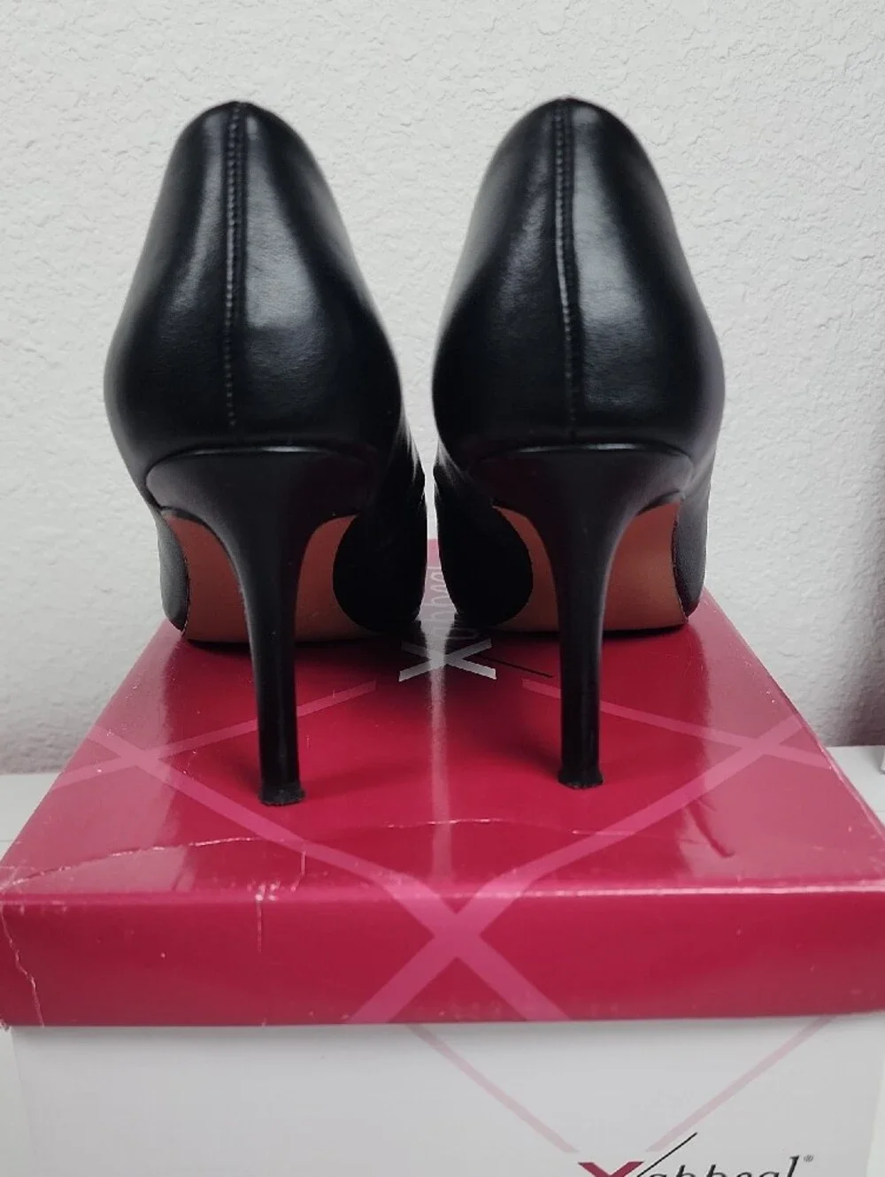 Xappeal Black Pointed-Toe Classic Pumps Size 8M